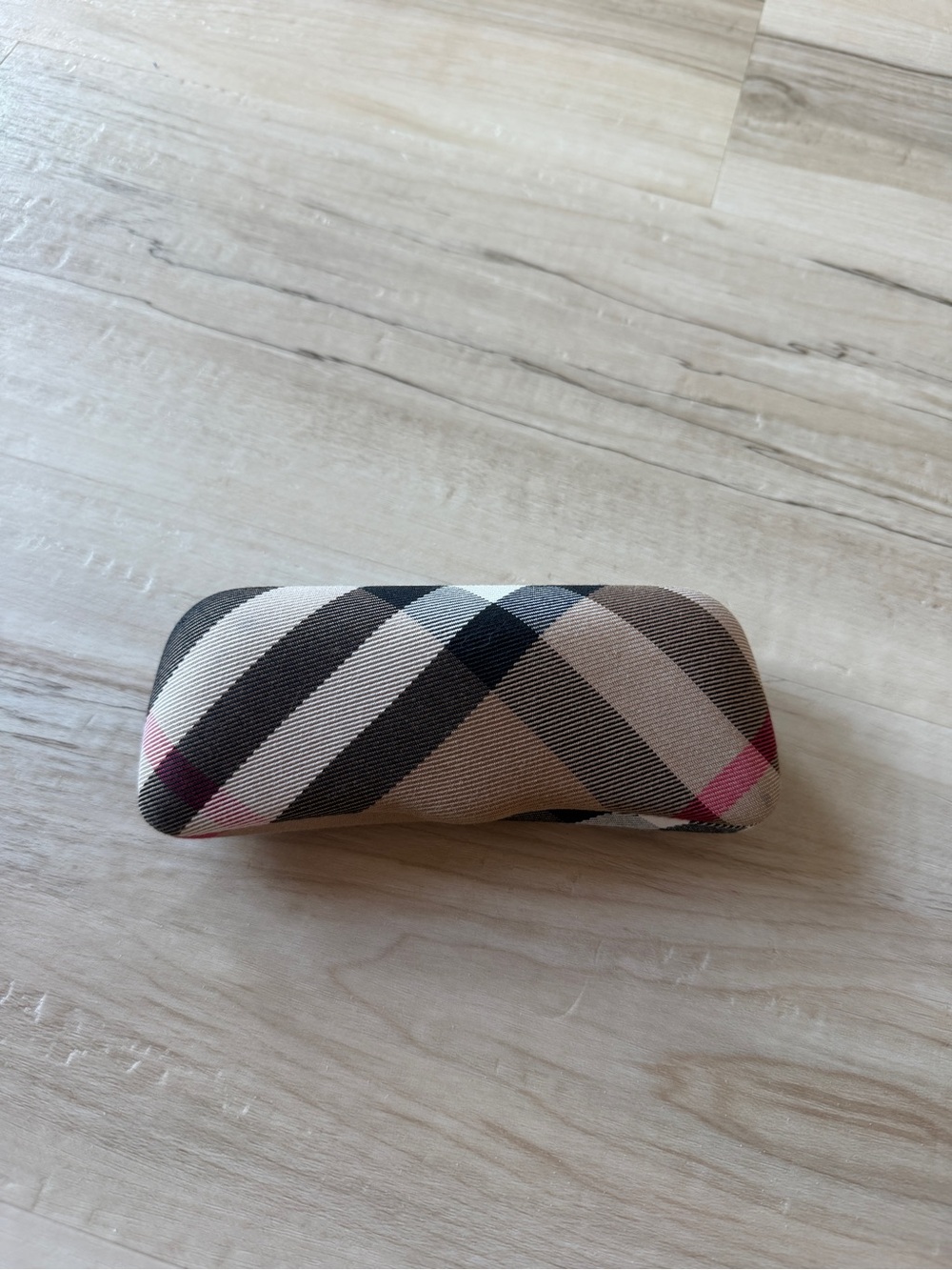 Burberry Plaid Pattern Hard Glasses Case - Beige, Black, Pink